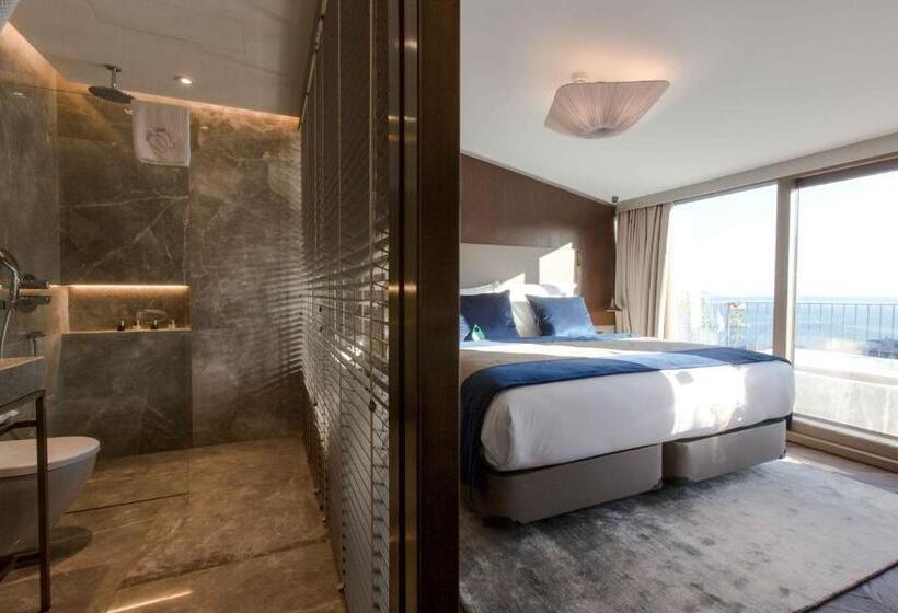 سوییت با چشم‌انداز دریا, Noble22 Suites Special Category