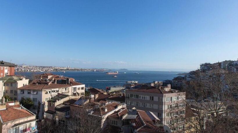 سوییت با چشم‌انداز دریا, Noble22 Suites Special Category