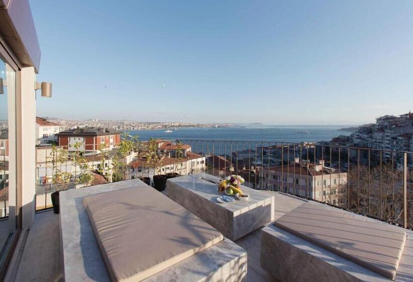 سوییت با چشم‌انداز دریا, Noble22 Suites Special Category