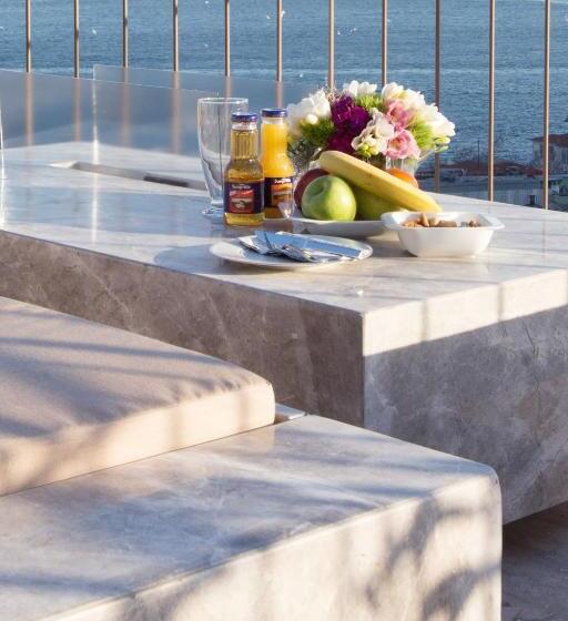 سوییت با چشم‌انداز دریا, Noble22 Suites Special Category