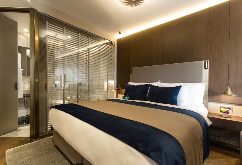 سوییت جونیور با چشم‌انداز دریا, Noble22 Suites Special Category