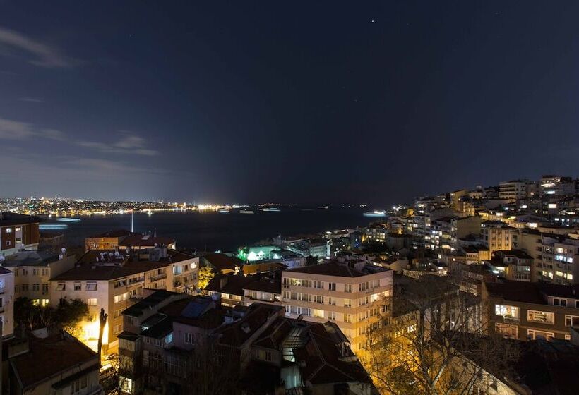 سوییت جونیور با چشم‌انداز دریا, Noble22 Suites Special Category