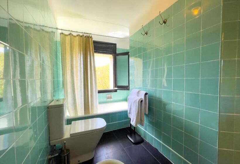 디럭스 룸, Angelats Hotel A Signature Boutique