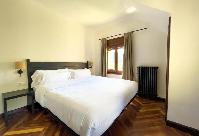 디럭스 룸, Angelats Hotel A Signature Boutique