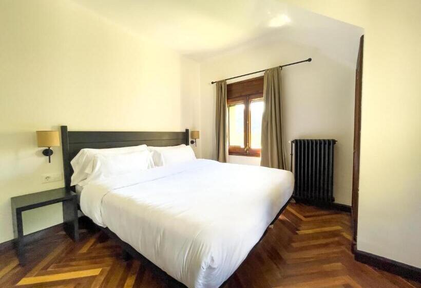 디럭스 룸, Angelats Hotel A Signature Boutique