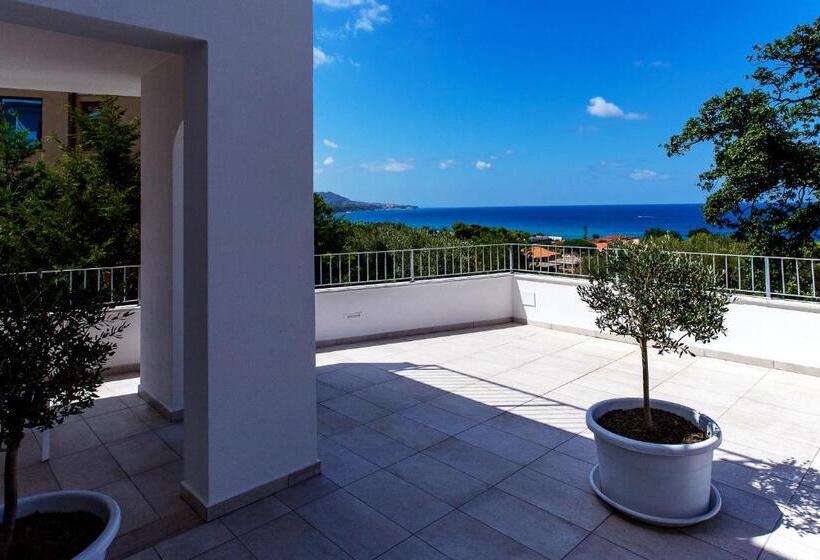 اتاق لوکس با چشمانداز دریا, Park Oasi Resort