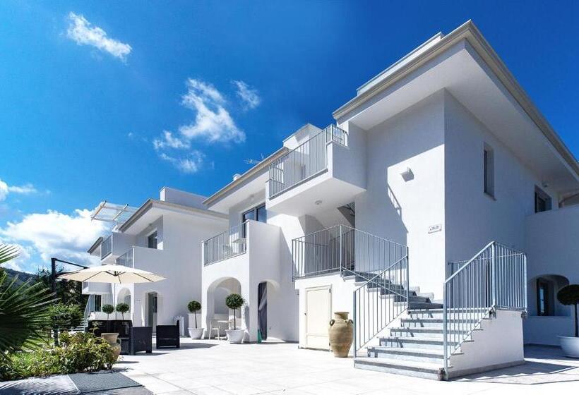 اتاق لوکس با چشمانداز دریا, Park Oasi Resort