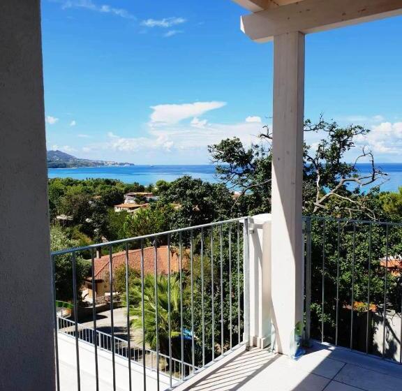 اتاق لوکس با چشمانداز دریا, Park Oasi Resort