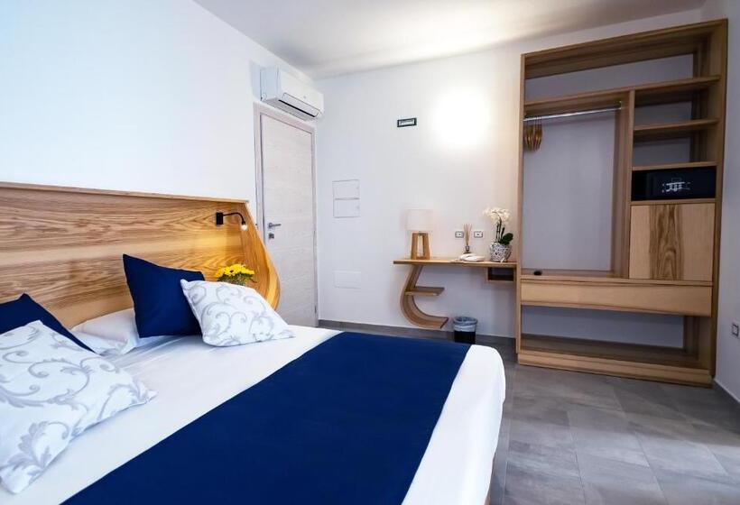 اتاق سه نفره دلوکس با چشمانداز دریا, Park Oasi Resort