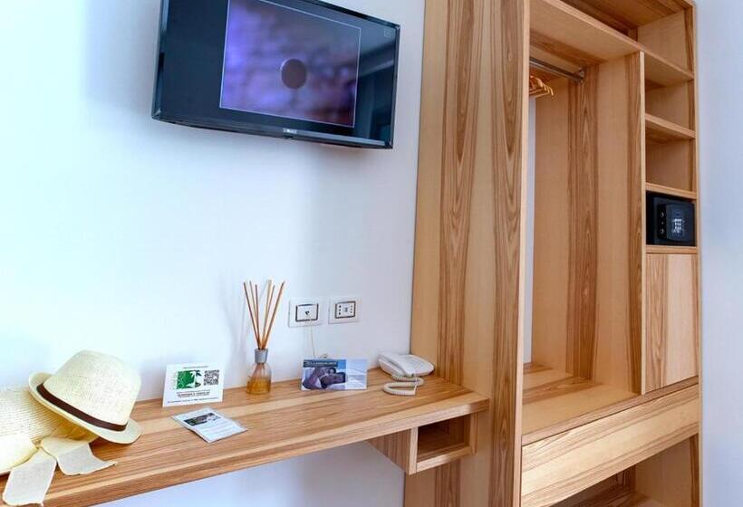 اتاق استاندارد سه نفره, Park Oasi Resort