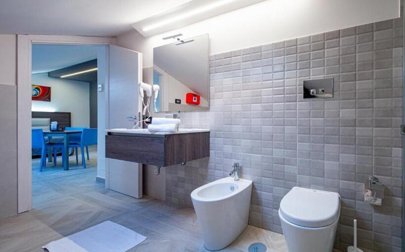 带1个卧室的顶楼公寓, Casa Vacanze Mariaelena   Momena