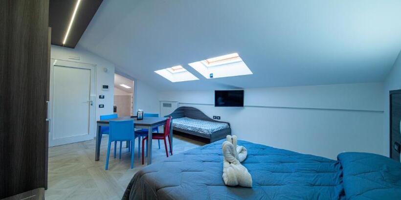 带1个卧室的顶楼公寓, Casa Vacanze Mariaelena   Momena