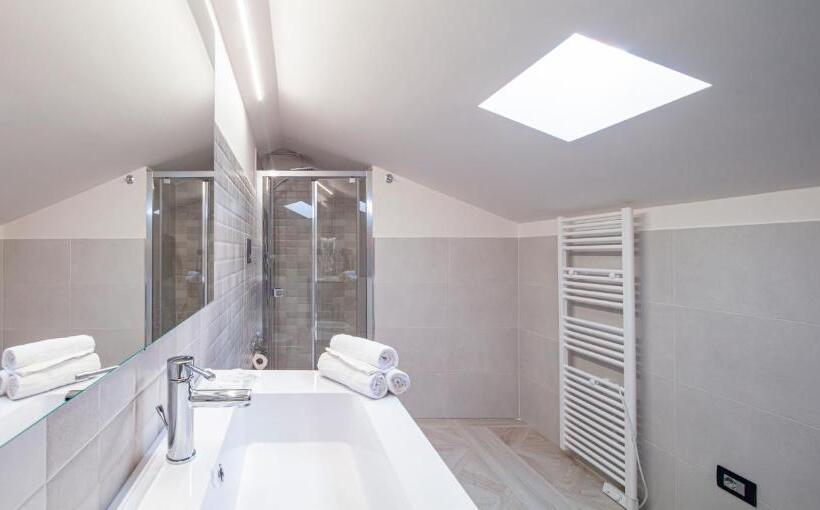 带1个卧室的顶楼公寓, Casa Vacanze Mariaelena   Momena