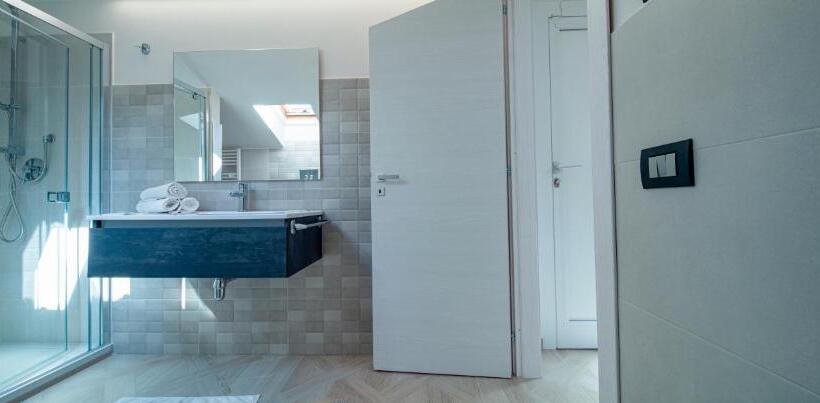 带1个卧室的顶楼公寓, Casa Vacanze Mariaelena   Momena