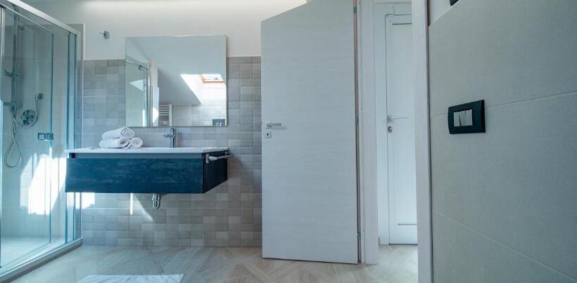 带1个卧室的顶楼公寓, Casa Vacanze Mariaelena   Momena