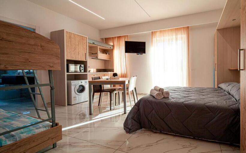 Апартаменты 1 Спальня с Видом, Casa Vacanze Mariaelena   Momena