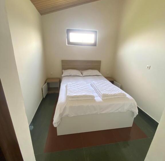 سوییت خانوادگی, Ilia