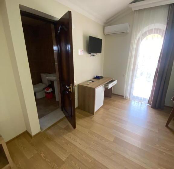 سوییت خانوادگی, Ilia