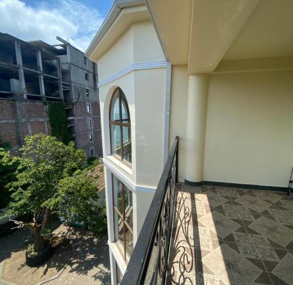 سوییت خانوادگی, Ilia