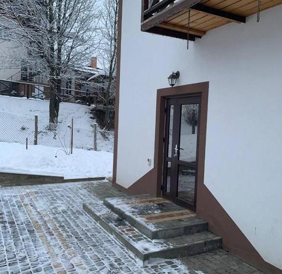 1 Sovrums Hus, ехо тростяну