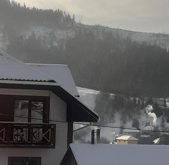 1 Sovrums Hus, ехо тростяну