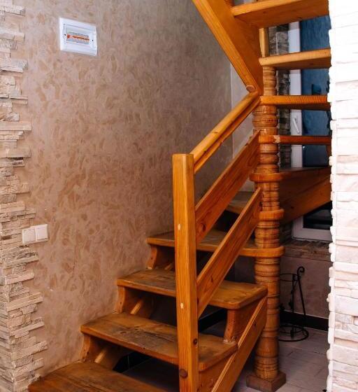 1 Sovrums Hus, ехо тростяну