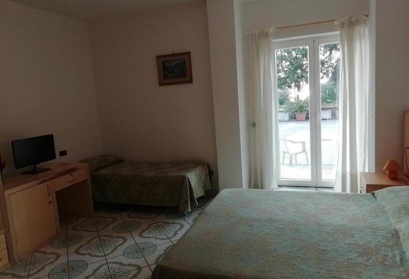 Номер Стандарт Трехместный, Villa Giannina