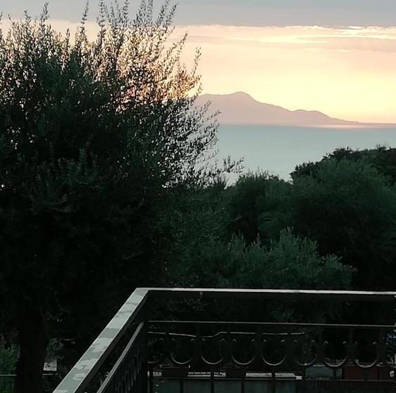 غرفة قياسية ثلاثية مع حمام خارجي, Villa Giannina