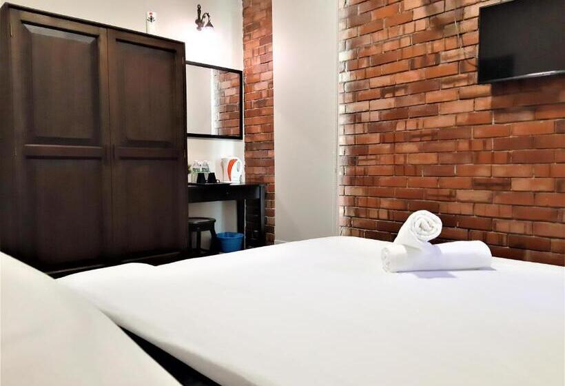 غرفة قياسية, Blue Eyes