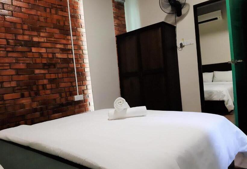 غرفة ديلوكس عائلية, Blue Eyes