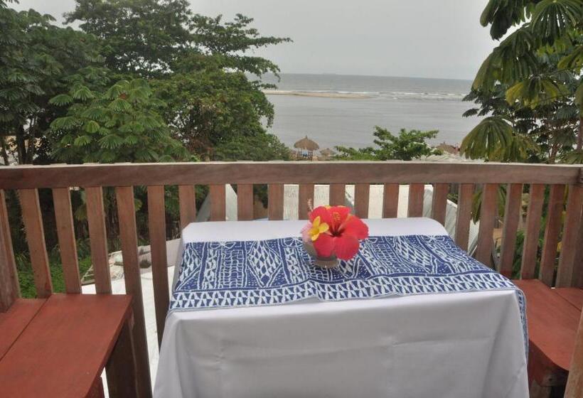 اتاق لوکس با چشمانداز دریا, Base Nautique Isonalambo