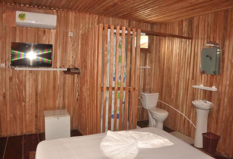 اتاق لوکس با چشمانداز دریا, Base Nautique Isonalambo