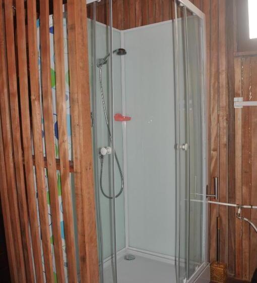 اتاق لوکس با چشمانداز دریا, Base Nautique Isonalambo