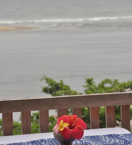 اتاق لوکس با چشمانداز دریا, Base Nautique Isonalambo