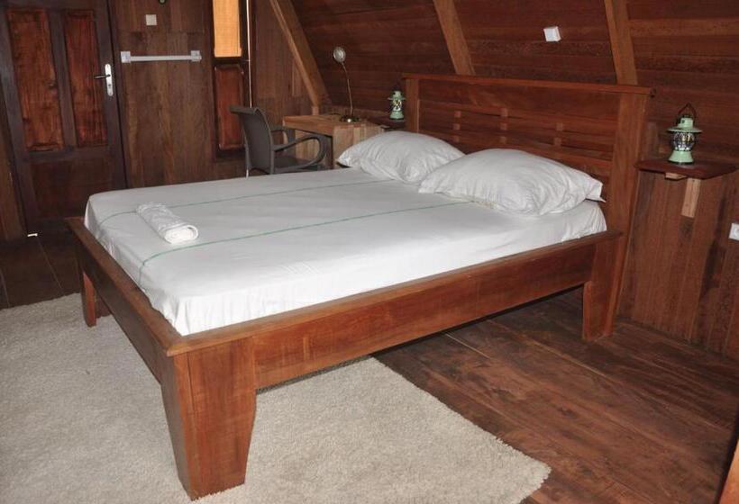 کلبه ییلاقی, Base Nautique Isonalambo