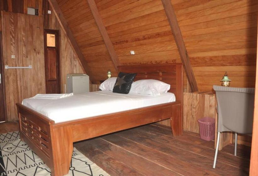 کلبه ییلاقی, Base Nautique Isonalambo