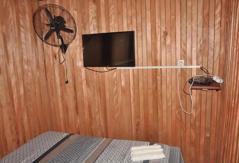 اتاق استاندارد, Base Nautique Isonalambo