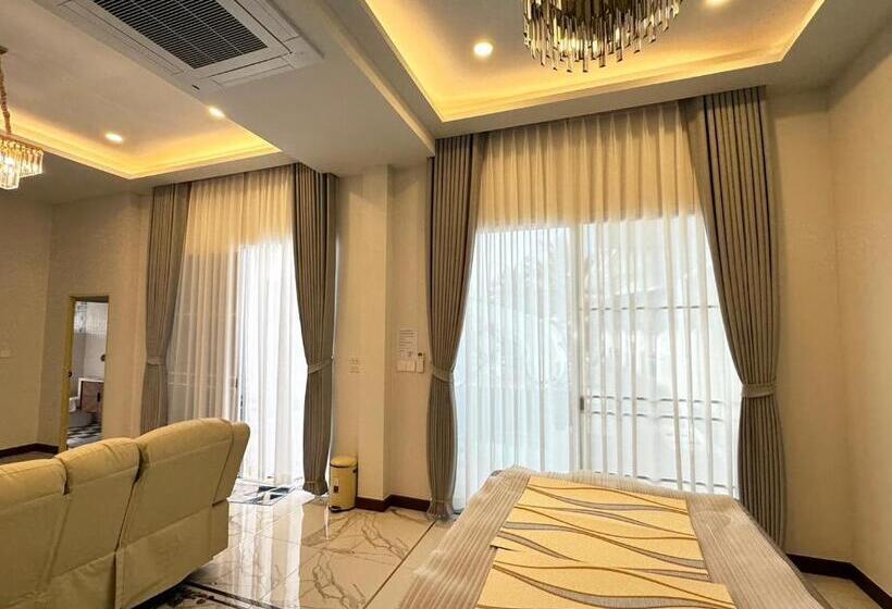 Havuz Manzaralı Standart Oda, 189พรีเมียร์วิลล่าลำพูน