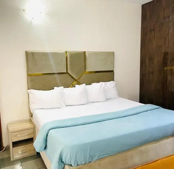 اتاق سوپریور با تخت بزرگ, Od V!ck S Luxe, Wuse District, Swimming Pool, Gym, Wifi, 24hr Power, Security, Dstv