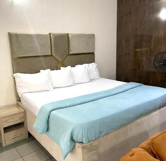 اتاق سوپریور با تخت بزرگ, Od V!ck S Luxe, Wuse District, Swimming Pool, Gym, Wifi, 24hr Power, Security, Dstv