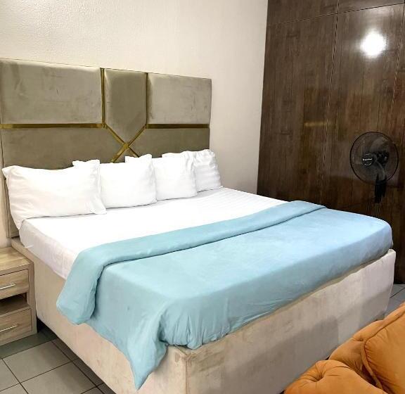 اتاق سوپریور با تخت بزرگ, Od V!ck S Luxe, Wuse District, Swimming Pool, Gym, Wifi, 24hr Power, Security, Dstv