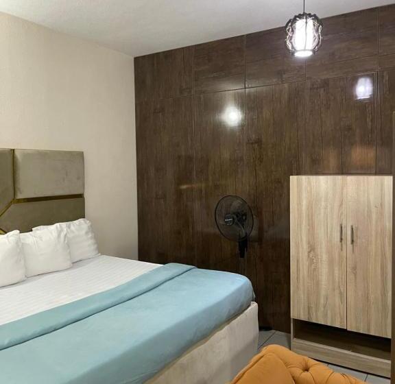 اتاق سوپریور با تخت بزرگ, Od V!ck S Luxe, Wuse District, Swimming Pool, Gym, Wifi, 24hr Power, Security, Dstv