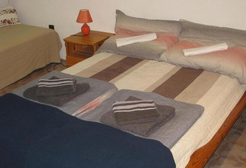 带1个卧室的带阳台的公寓, Parti Apartman