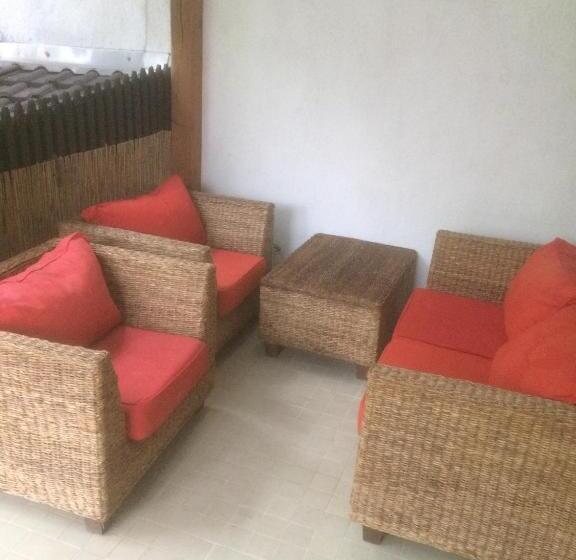 带1个卧室的带阳台的公寓, Parti Apartman