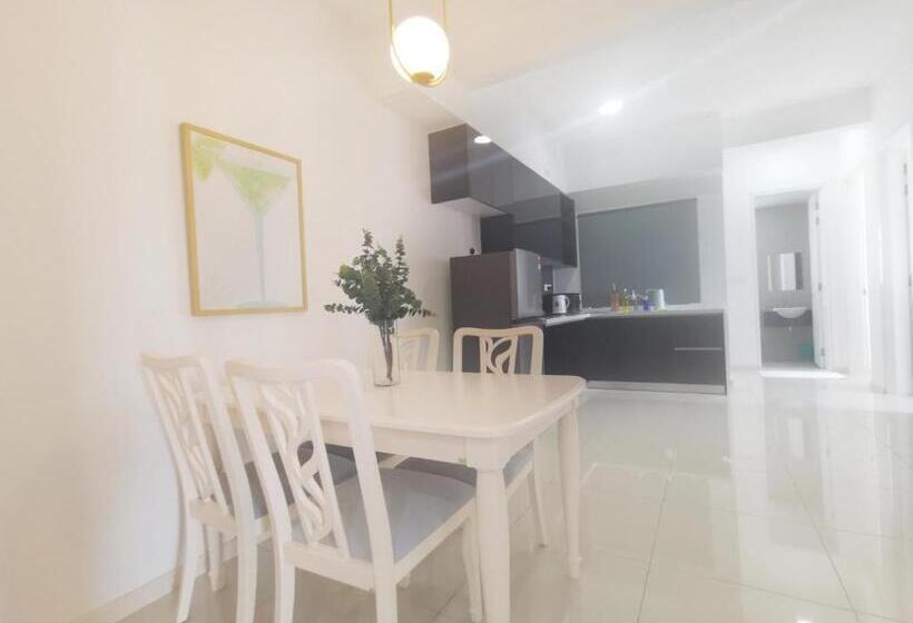 דירת שלושה חדרים, The Elysia Park Residence By Home Owner