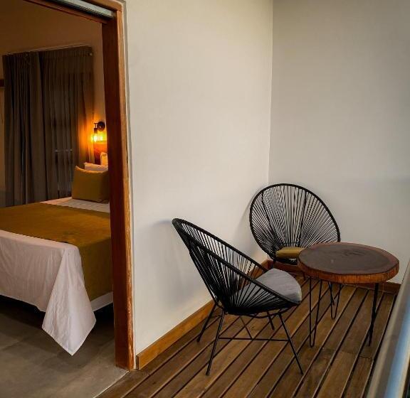 חדר משפחתי דלוקס, Los Naranjos