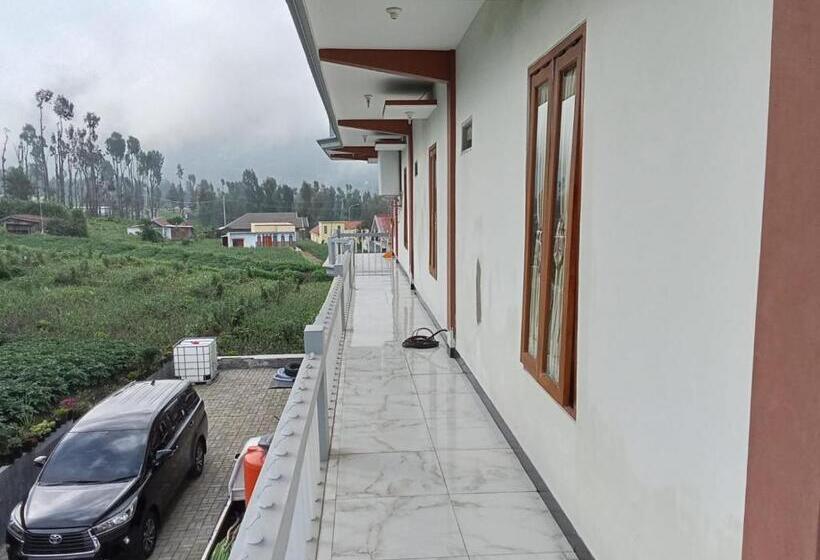 标准间, Aaa, Astungkara, Amazing Bromo Villa, Managed By Triple A Tour, Additional Bromo Jeep Tour And Airpo