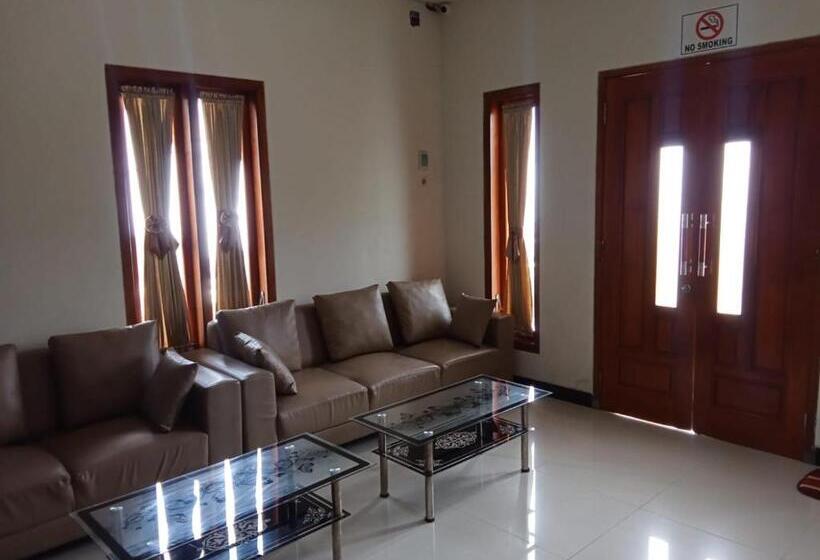 4인용 스탠다드 룸, Aaa, Astungkara, Amazing Bromo Villa, Managed By Triple A Tour, Additional Bromo Jeep Tour And Airpo