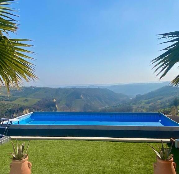 غرفة قياسية مطلّة علي حمام السباحة, Bed And Adventure Tramontana Resort   Camera Vista