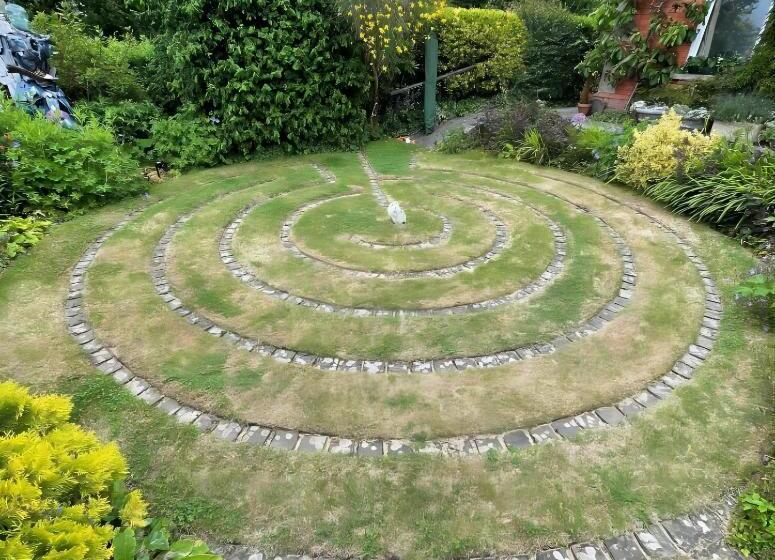 اتاق استاندارد, Phoenix Rise Retreat